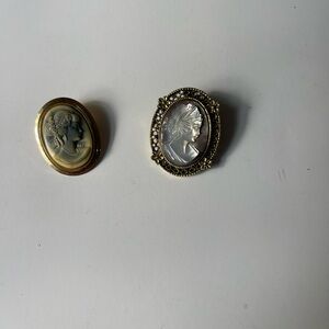 2 vintage Victorian brooches